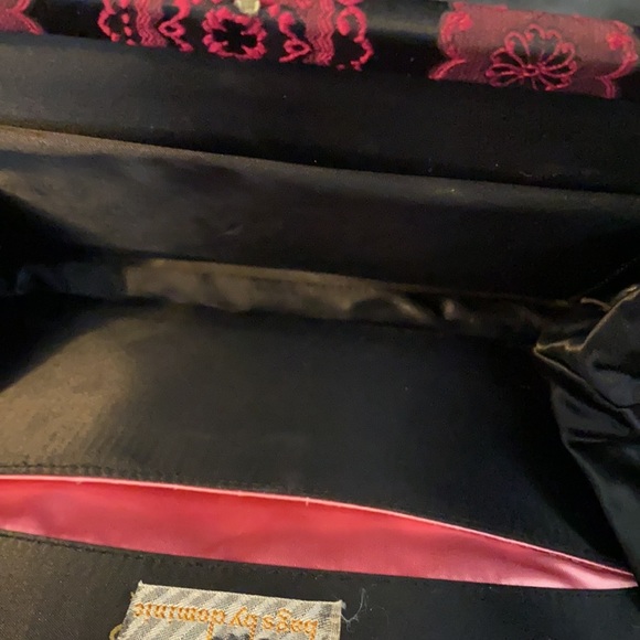 Vintage bag with chic style is perfect 🌺 - Picture 9 of 9